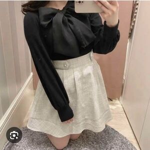 Evelyn Tweed Sparkly Button Flower with Pearl Decor Skirt